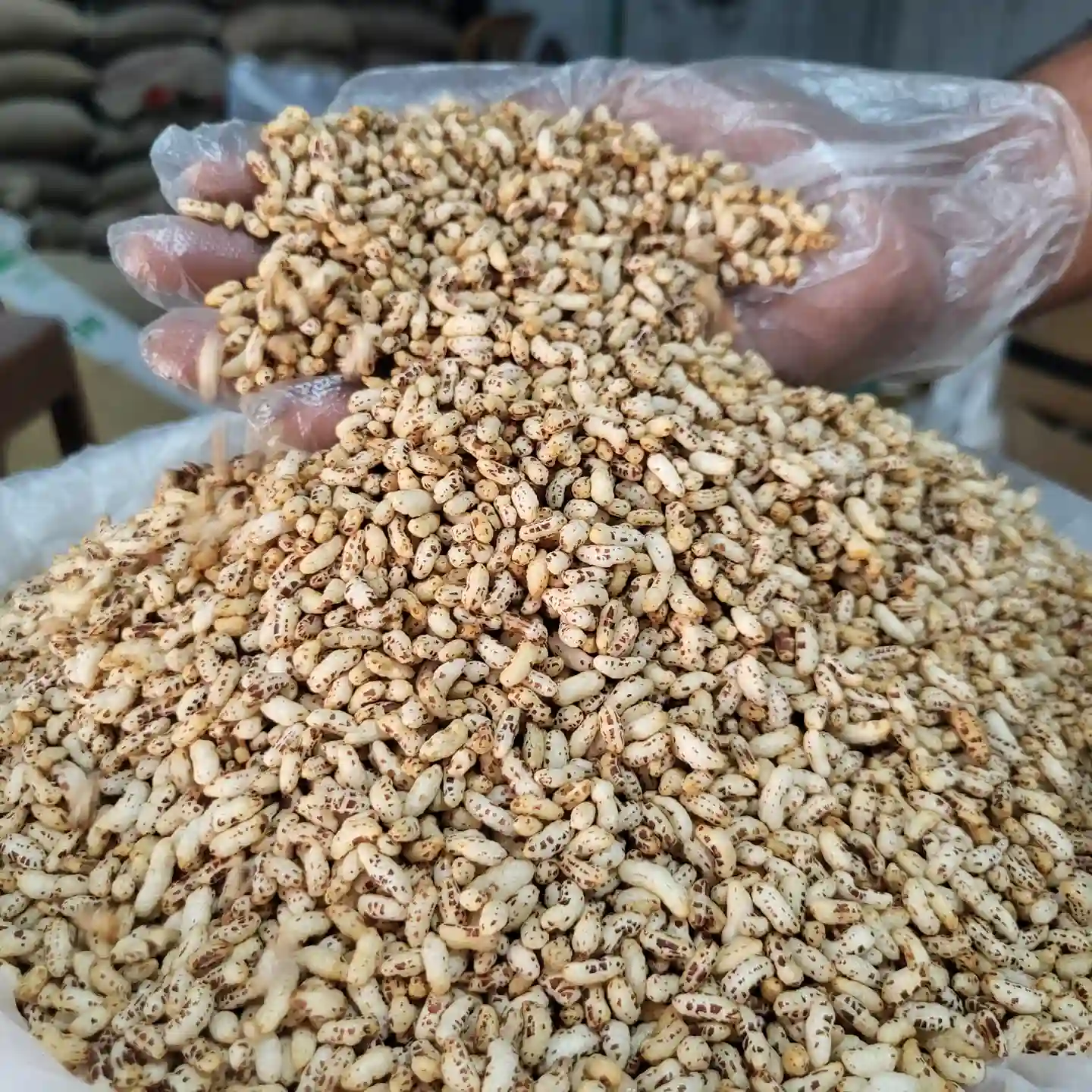 হাতে ভাজা আমনের মুড়ি - Image 2